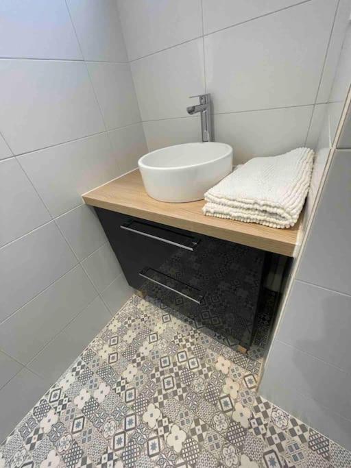 Appartement Neuf Tout Confort A Blaye Proche De La Citadelle Exterior photo